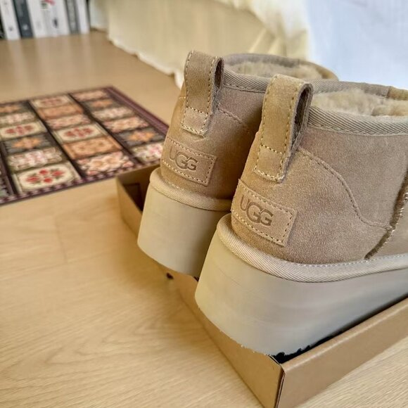 UGG Classic Ultra Mini Platform Boot - Picture 5 of 6